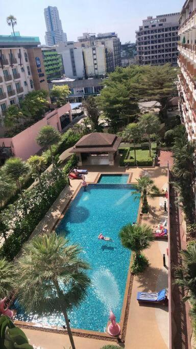 דירה Location Near Jungceylon + Pool Access *