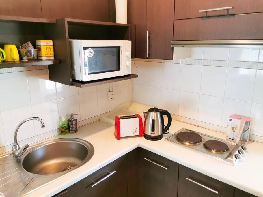 Location Near Jungceylon + Pool Access דירה Patong